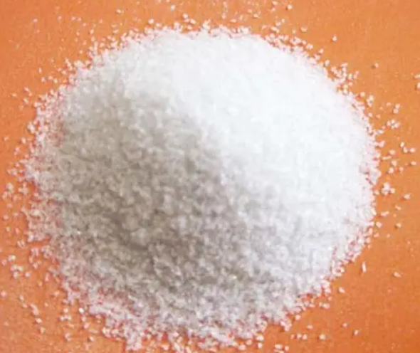 騰博機(jī)械磨料——白剛玉-磨料簡介 白剛玉以工業(yè)氧化鋁粉為原料，于電弧中經(jīng)2000度以上高溫熔煉后冷卻制成，經(jīng)粉碎 整形，磁選去鐵，···