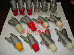 干式噴砂機噴槍類型-噴槍說明 干式噴砂機噴槍材質(zhì)、加工方式主要分：鋁合金壓鑄、鐵、不銹鋼焊接、聚氨酯澆鑄等。噴槍氣口外徑一···
